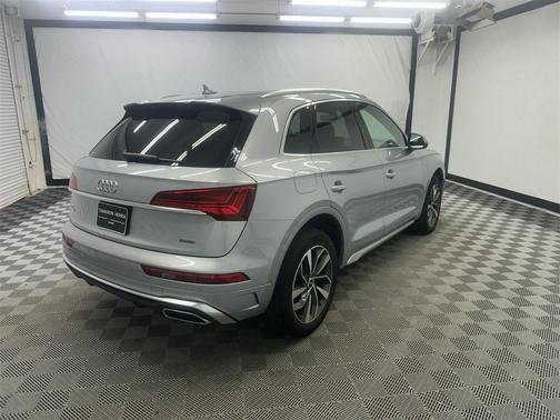 2023 Audi Q5 45 S line Premium Plus
