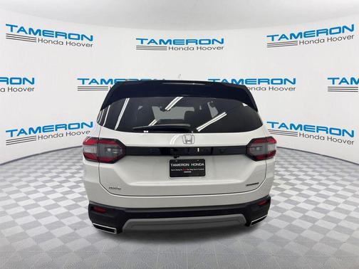 2025 Honda Pilot Touring 8-Passenger