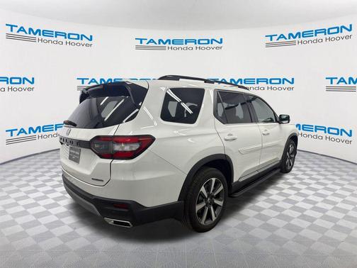 2025 Honda Pilot Touring 8-Passenger