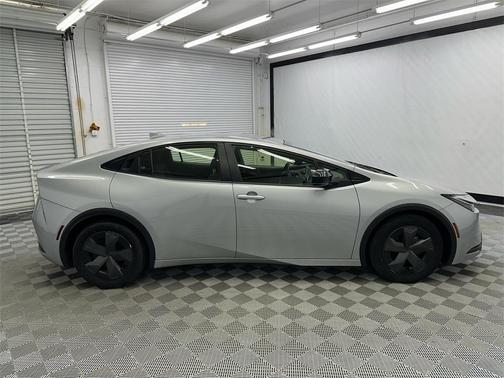 2024 Toyota Prius LE