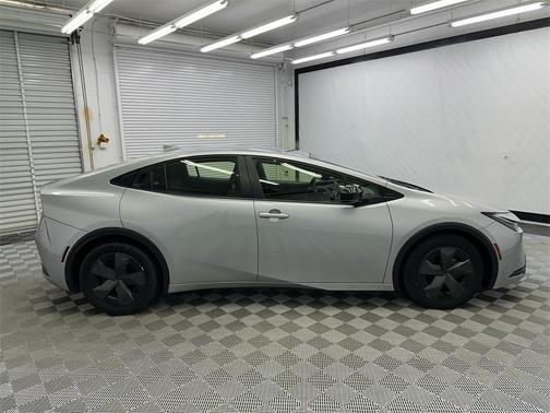 2024 Toyota Prius LE