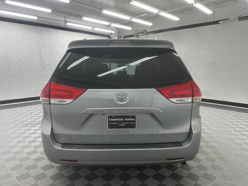2012 Toyota Sienna XLE
