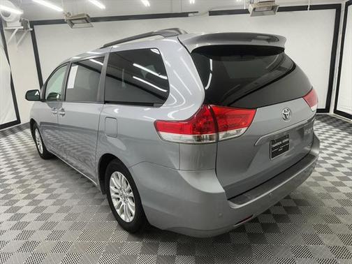 2012 Toyota Sienna XLE