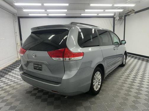 2012 Toyota Sienna XLE
