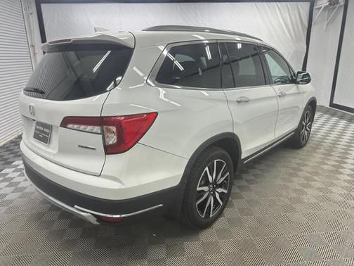 2022 Honda Pilot Touring 8-Passenger
