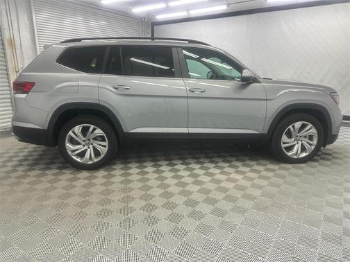 2022 Volkswagen Atlas 3.6L SE w/Technology