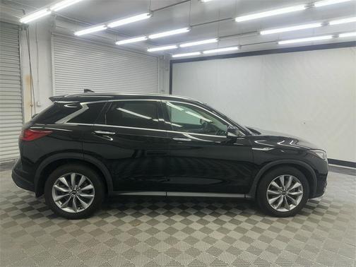 2022 INFINITI QX50 LUXE