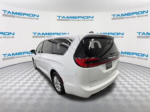 Bright White Clearcoat 2023 Chrysler Pacifica Touring L