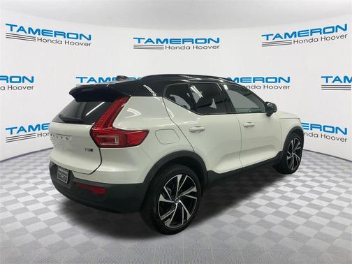 2021 Volvo XC40 T5 R-Design
