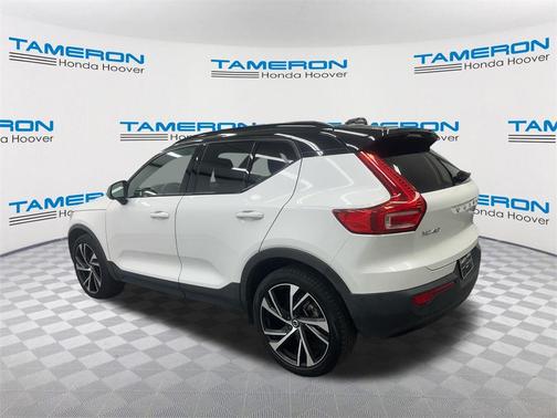 2021 Volvo XC40 T5 R-Design