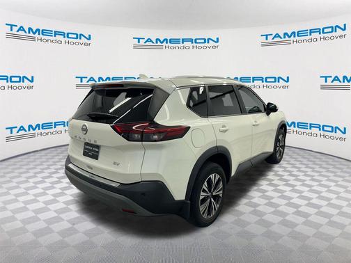Pearl White Tricoat 2023 Nissan Rogue SV