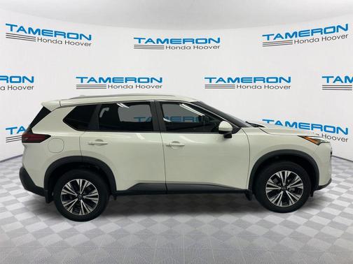 Pearl White Tricoat 2023 Nissan Rogue SV