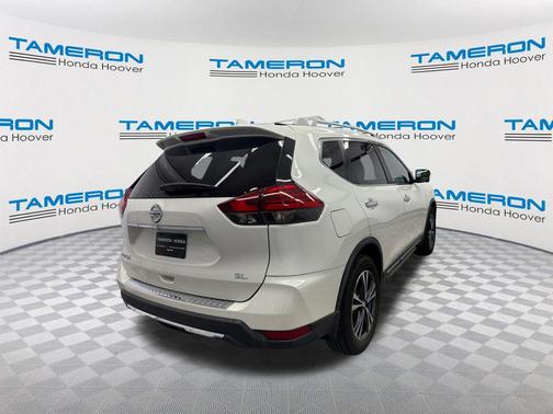 Pearl White 2017 Nissan Rogue SL