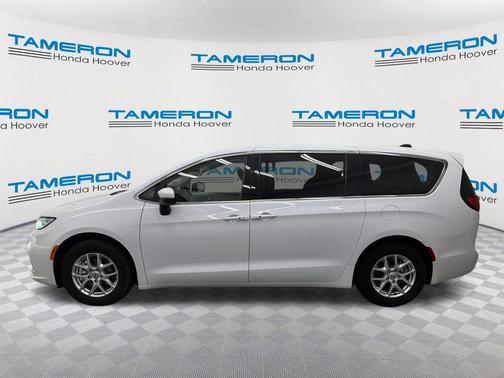 Bright White Clearcoat 2023 Chrysler Pacifica Touring L