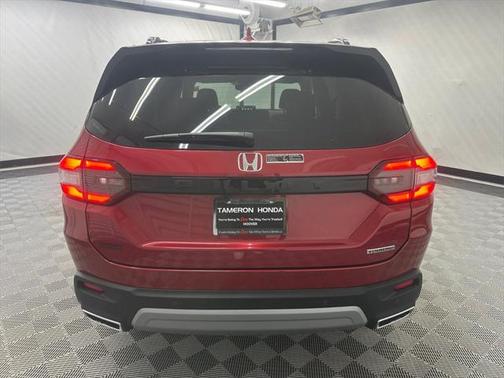 2025 Honda Pilot Touring 8-Passenger