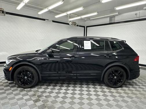 2022 Volkswagen Tiguan 2.0T SE R-Line Black
