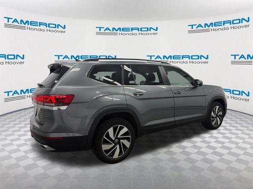 Silver Mist Metallic 2024 Volkswagen Atlas 2.0T SE w/Technology 4MOTION