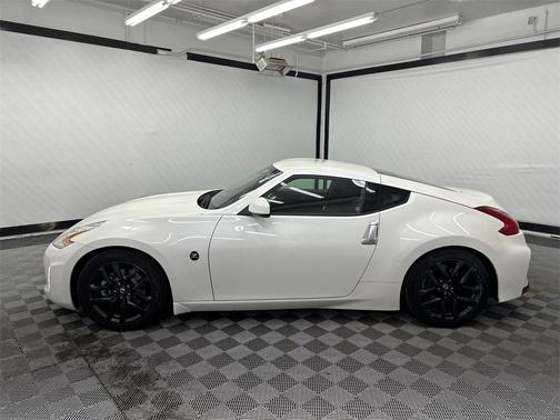 2016 Nissan 370Z Base