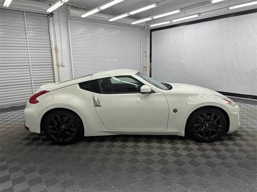 2016 Nissan 370Z Base