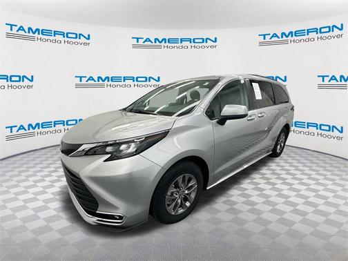 2024 Toyota Sienna XLE