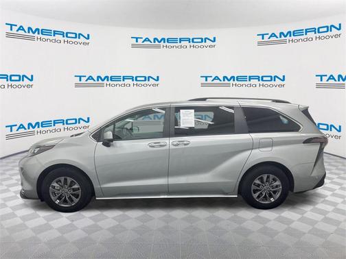2024 Toyota Sienna XLE