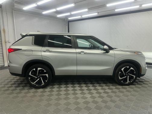 2023 Mitsubishi Outlander SE 2.5 2WD