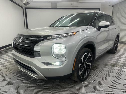 2023 Mitsubishi Outlander SE 2.5 2WD
