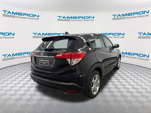 Crystal Black Pearl 2022 Honda HR-V LX