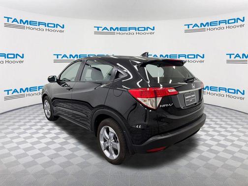 Crystal Black Pearl 2022 Honda HR-V LX