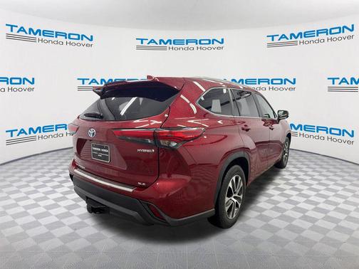 Ruby Flare Pearl 2023 Toyota Highlander Hybrid XLE