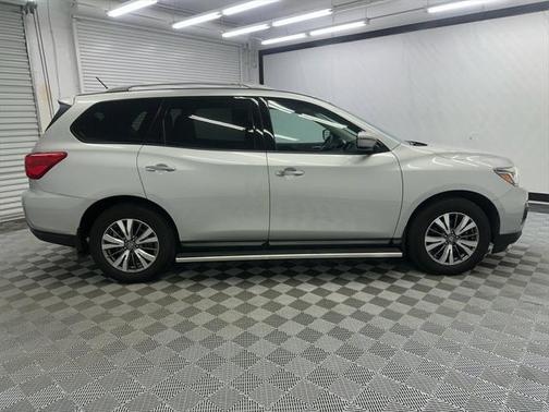 2018 Nissan Pathfinder S