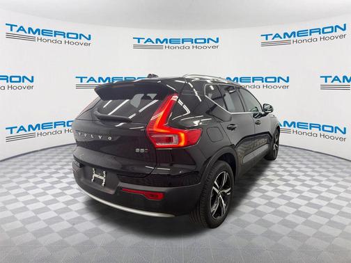 Onyx Black Metallic 2023 Volvo XC40 B5 Plus Bright Theme