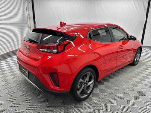 2020 Hyundai Veloster 2