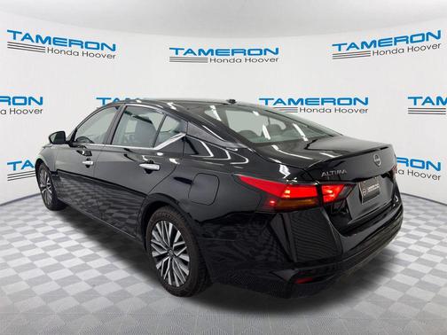 Super Black 2024 Nissan Altima 2.5 SV