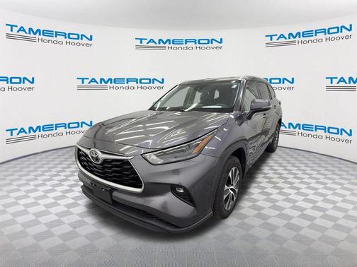 Magnetic Gray Metallic 2022 Toyota Highlander XLE