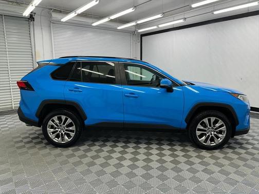 2021 Toyota RAV4 XLE Premium
