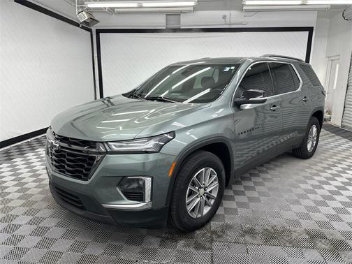 2022 Chevrolet Traverse LT Cloth