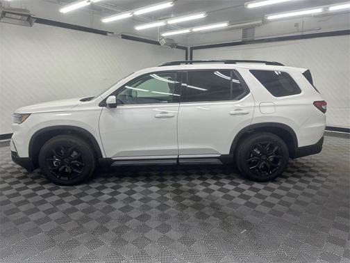 2025 Honda Pilot Touring 8-Passenger
