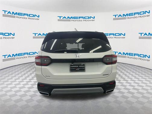 2025 Honda Pilot Touring 8-Passenger