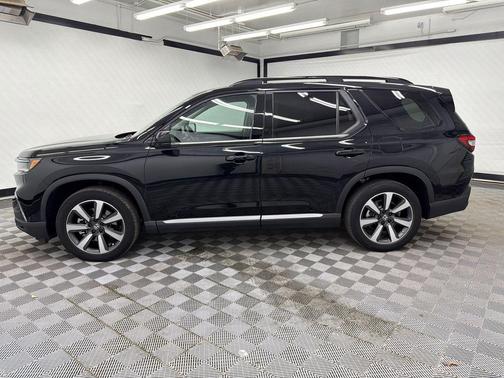 2024 Honda Pilot Touring 8-Passenger