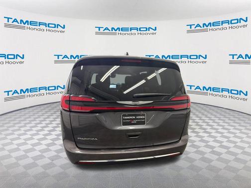 Granite Crystal Metallic Clearcoat 2023 Chrysler Pacifica Touring L