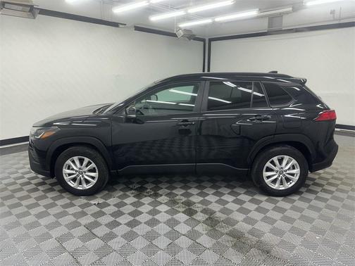 2024 Toyota Corolla Cross LE