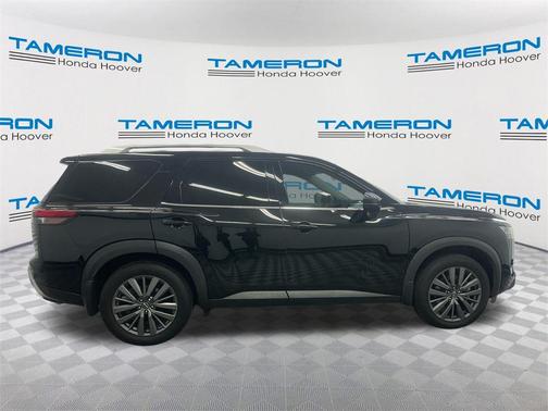 2022 Nissan Pathfinder SL 2WD