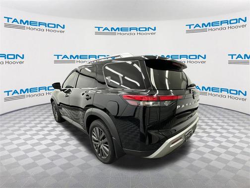 2022 Nissan Pathfinder SL 2WD