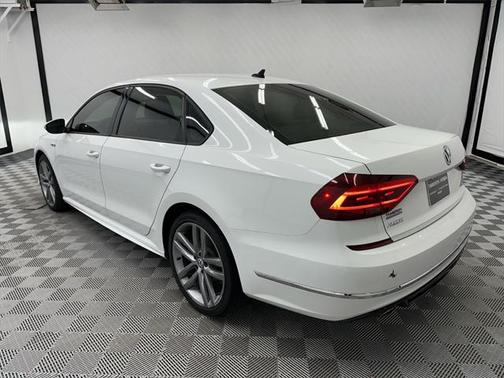 2018 Volkswagen Passat 2.0T R-Line