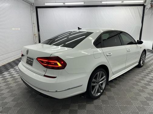 2018 Volkswagen Passat 2.0T R-Line