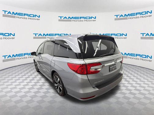 Lunar Silver Metallic 2018 Honda Odyssey Elite