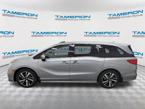 Lunar Silver Metallic 2018 Honda Odyssey Elite