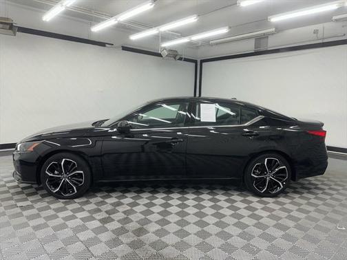 2023 Nissan Altima SR FWD