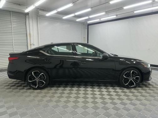 2023 Nissan Altima SR FWD
